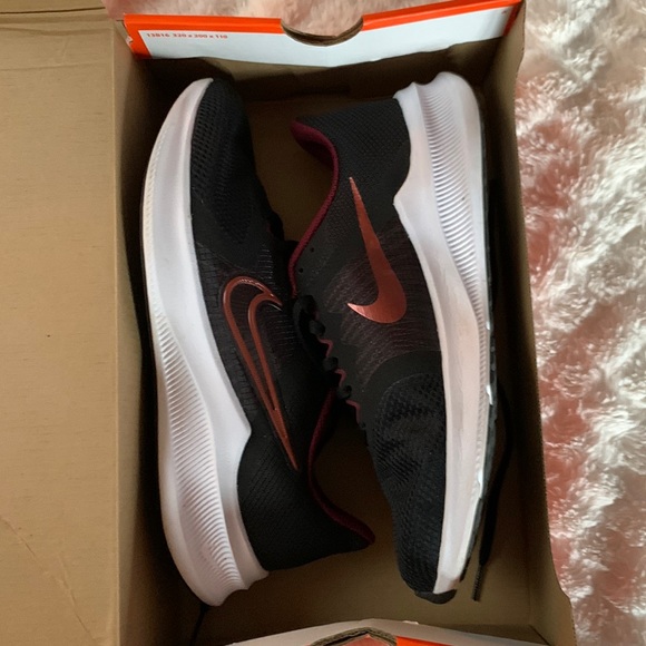 nike downshifter wide